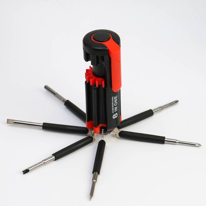 Фонарь многофункциональный, мультитул 8 в 1 «Мастер на все руки», 6LED, 7 отвёрток, 4×10 см